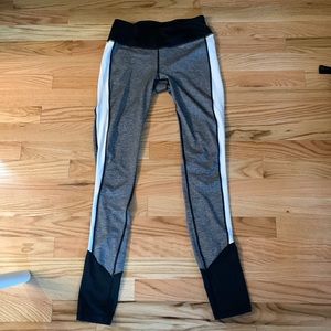 Grey/black/white color block leggings.